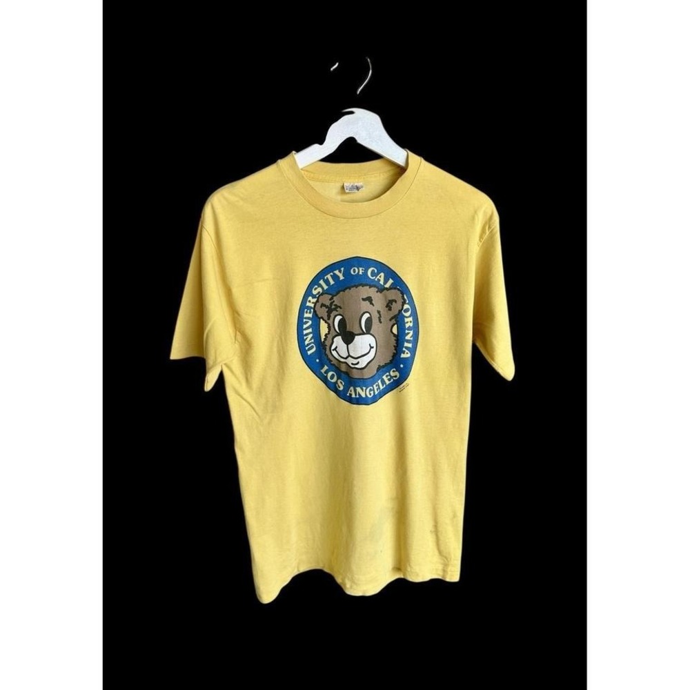 UCLA Bruins Bear 70's Tshirt Sz 42/L Yellow Distressed California Collegiate‎